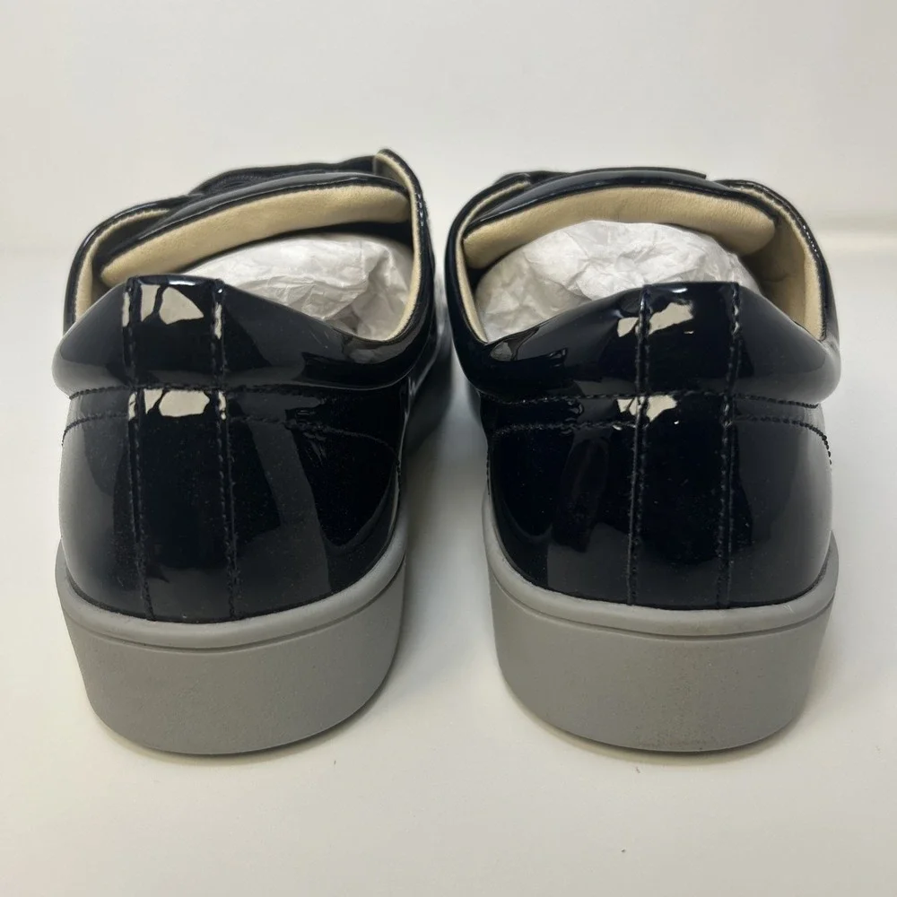 Revitalign Malibu Bella Patent Leather Orthotic Sneakers Peacoat Navy - 10W NIB